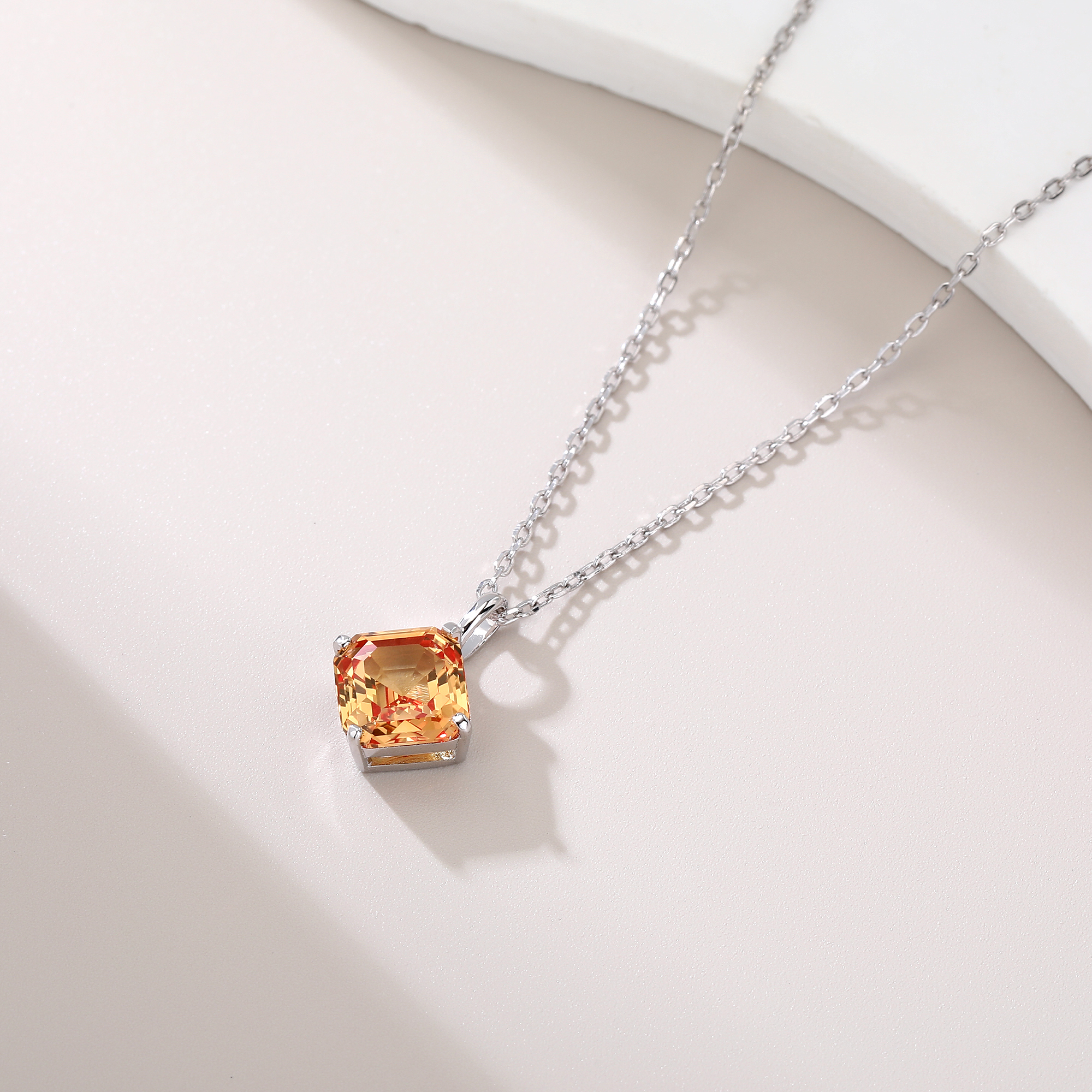 Ожерелье с маленьким восьмиуго – обзор и цена Bezels Set Pendant
