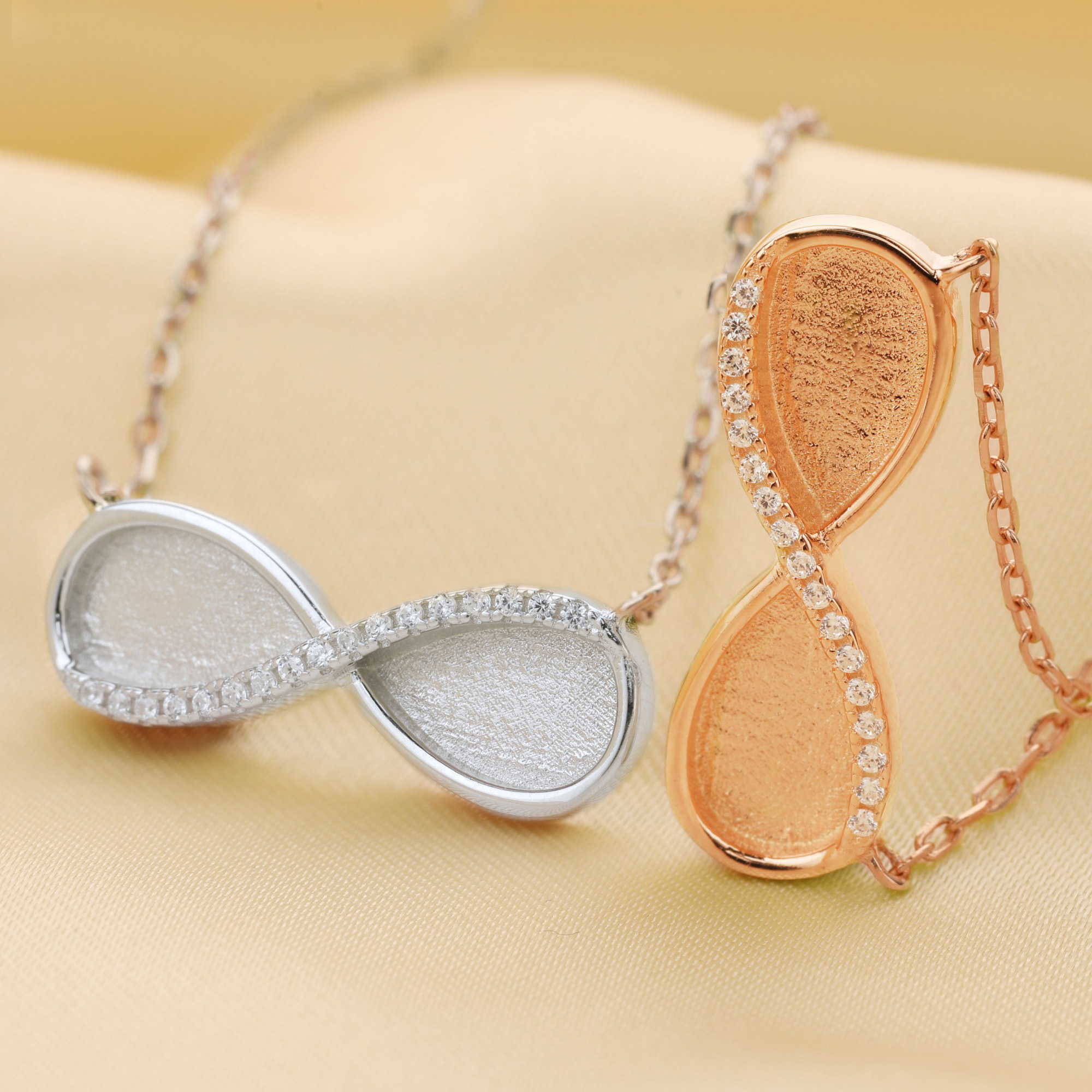 Подвеска-кулон из смолы с мате – обзор и цена Bezels Set Pendant